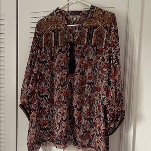 Gimmicks by BKE Multicolor Floral Blouse
